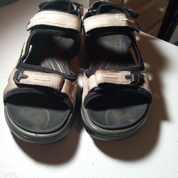 Ecco Shoes - Ecco tan sandals comfy sandals sz 7.5 good condition